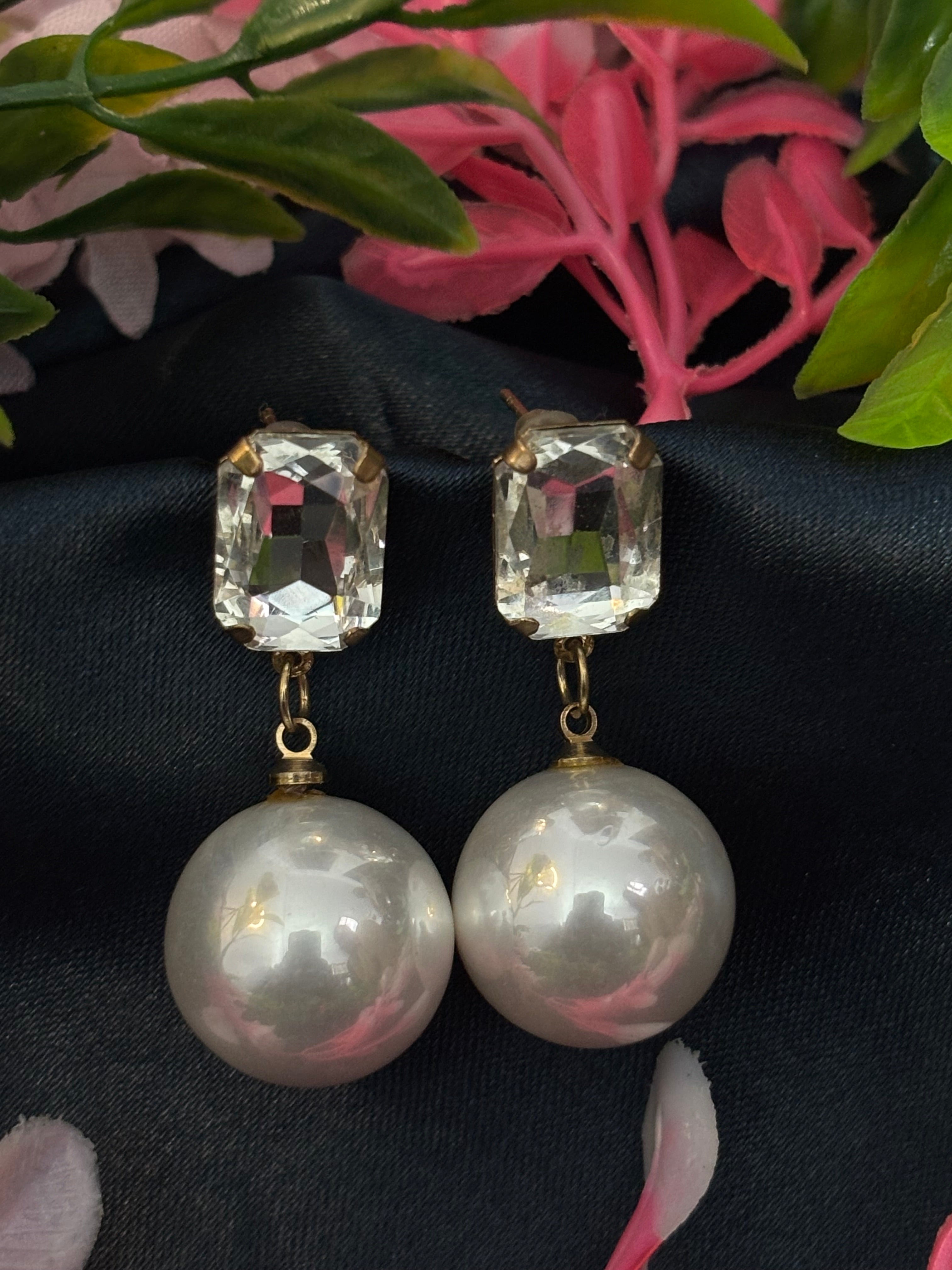 SHYAMZAN Jewellery Gold Finish Drop Earrings Pearl Crystal Women Formal Festive Luxurious Design SYZ00009