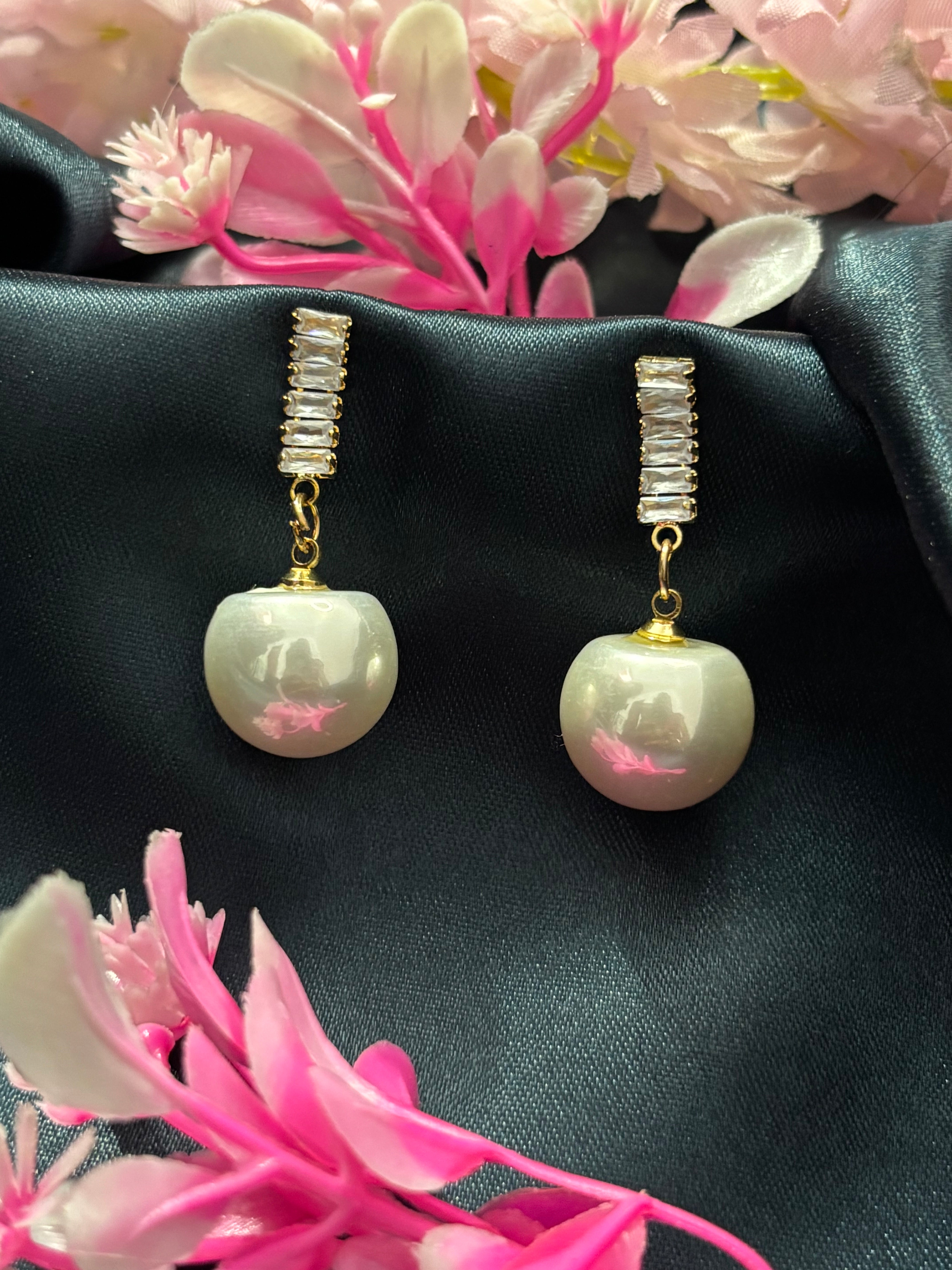 SHYAMZAN Pearl Drop Earrings with Bar Chain Gold Women Jewelry Gift Modern Design SYZ00032